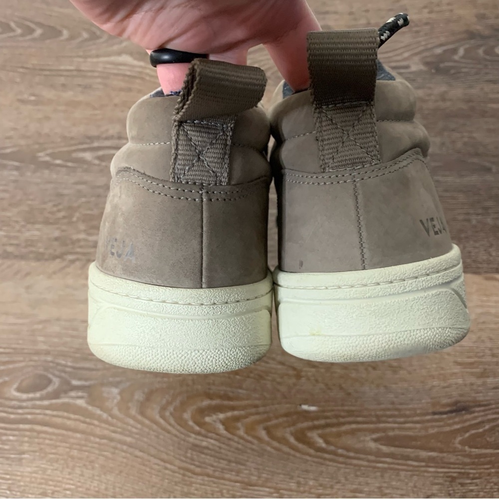 Veja Roraima Nubuck moon rock high top sneakers 7 - Picture 6 of 11